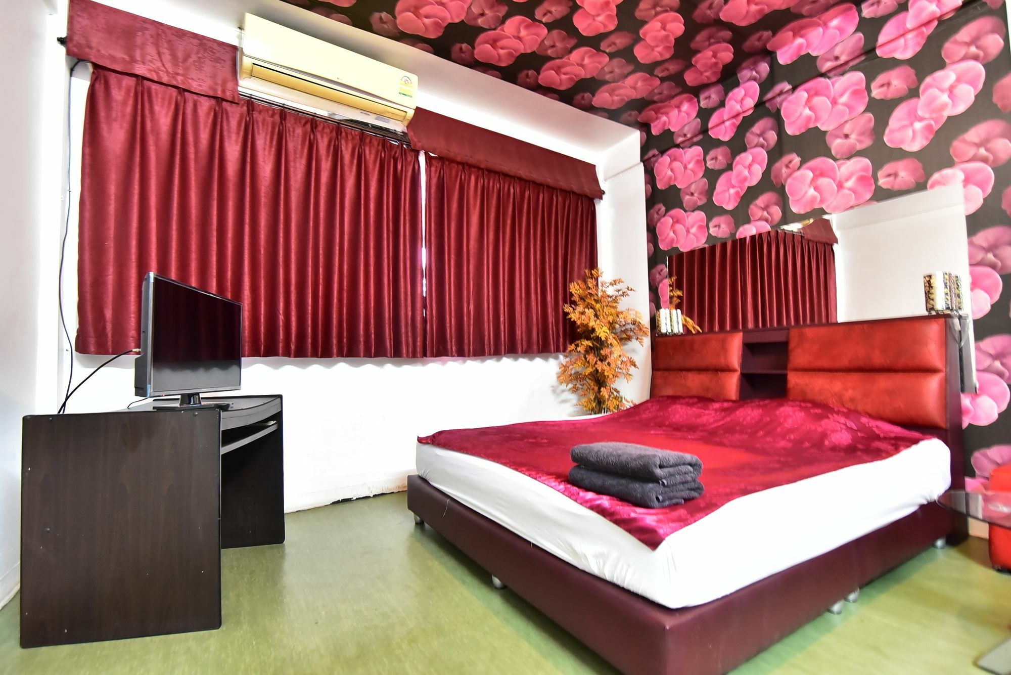 Maxwell Inn Pattaya Ngoại thất bức ảnh